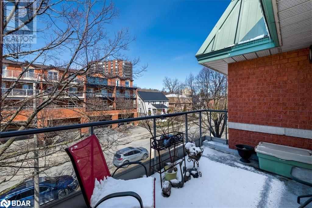 21 Kempenfelt Drive Unit# 301, Barrie, Ontario  L4M 1B8 - Photo 7 - 40710286