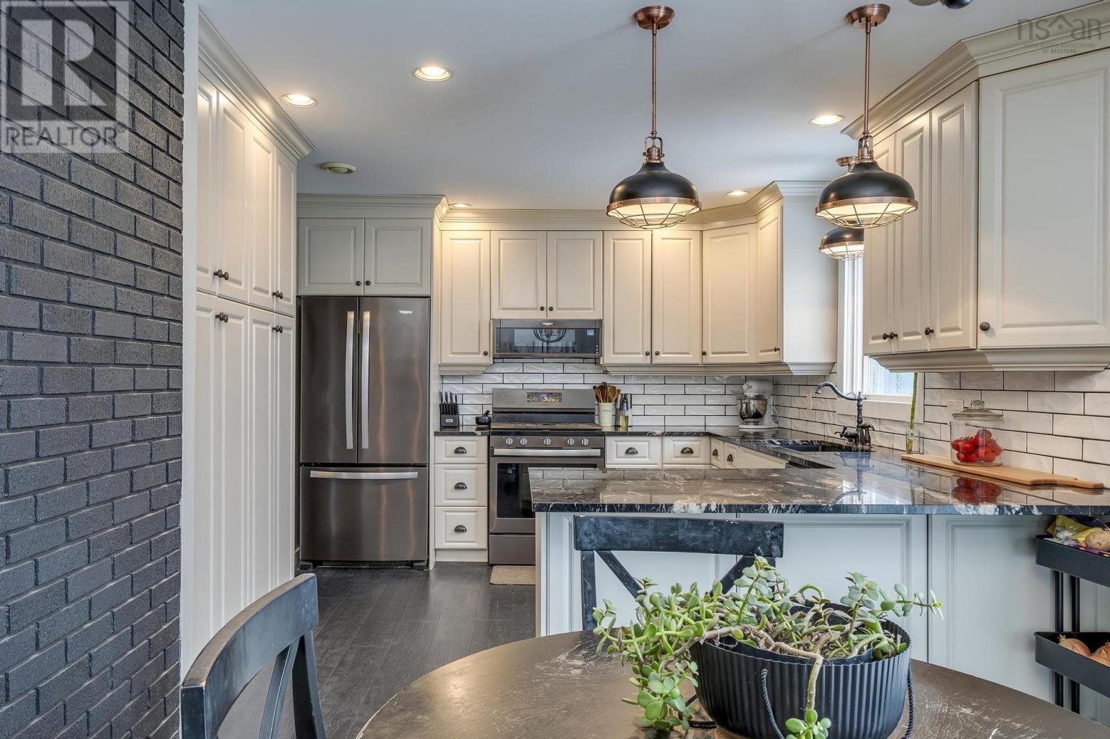 737 Lakeview Avenue, Middle Sackville, Nova Scotia  B4E 3B8 - Photo 16 - 202505986