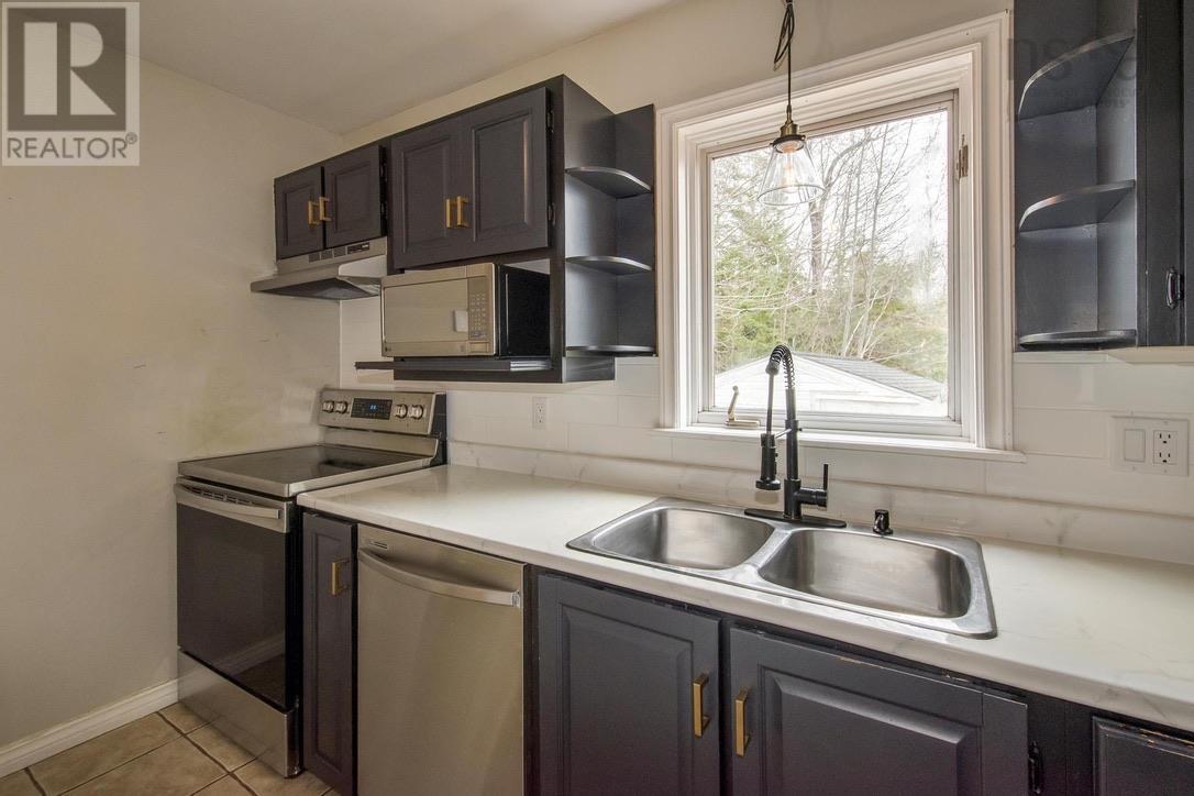 32 Willowbend Court, Bridgewater, Nova Scotia  B4V 3V9 - Photo 14 - 202505995