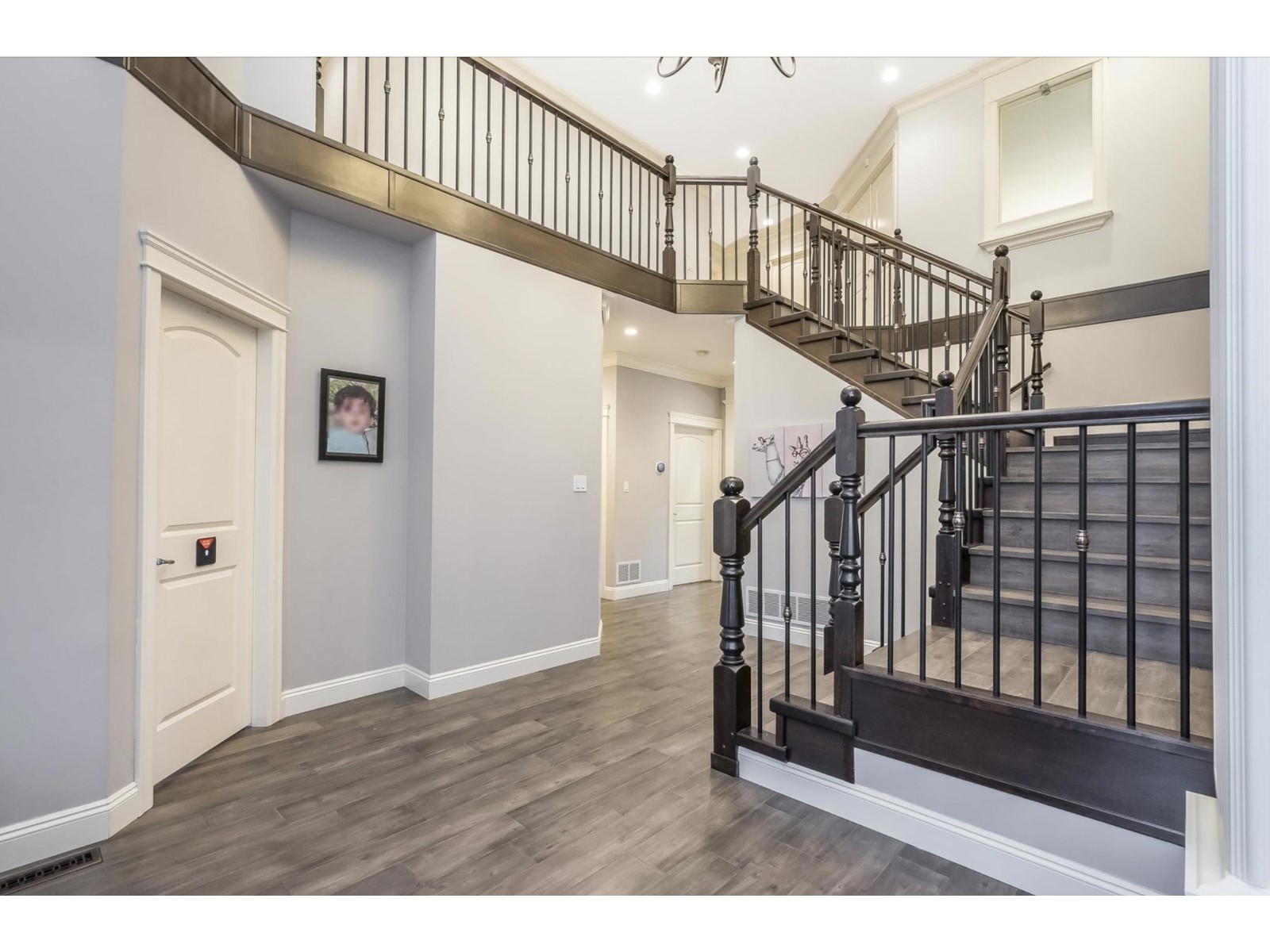 Property at 32656 BADGER AVENUE image 2