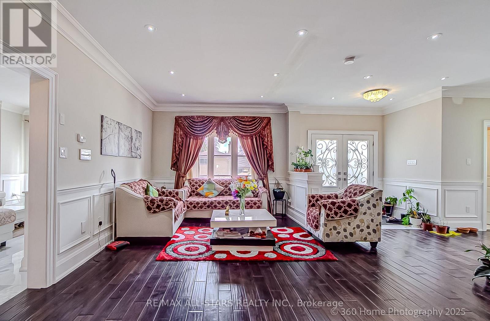 Property at 159 HAREWOOD AVENUE image 4