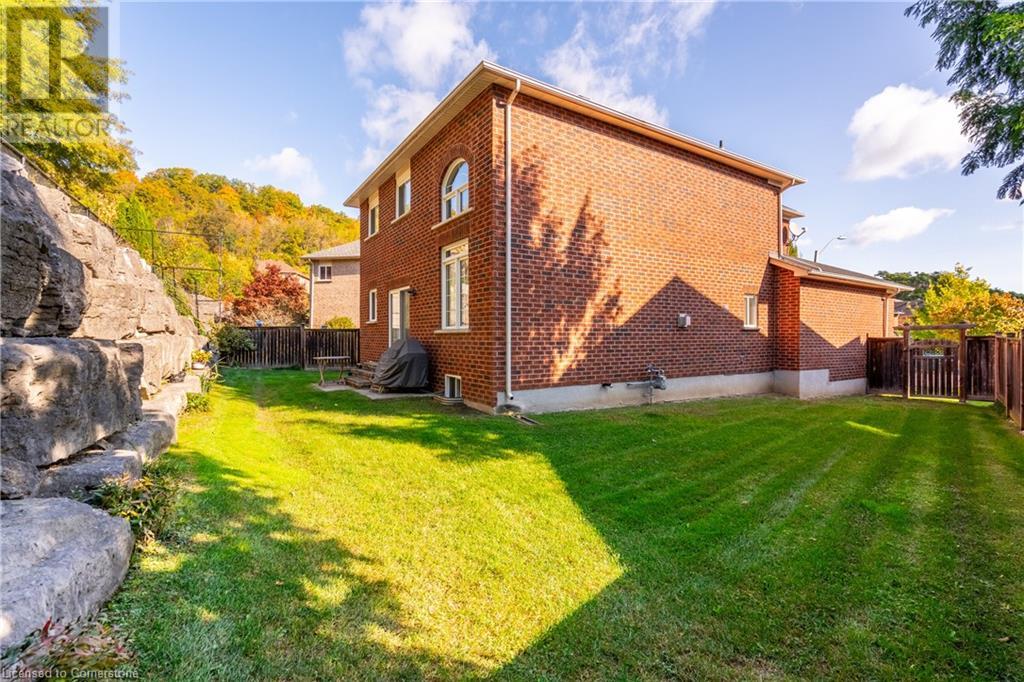 43 Woodlawn Court, Dundas, Ontario  L9H 7S2 - Photo 37 - 40710843
