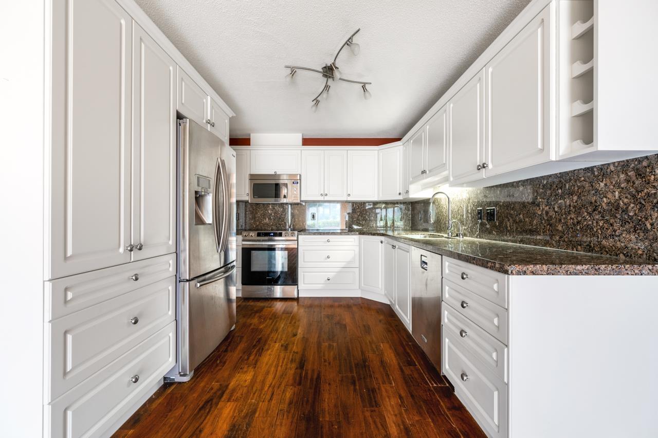 Property at 200 13888 70 AVENUE image 3