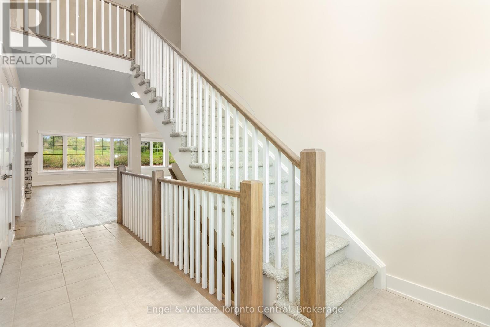 260 Snowberry Lane, Georgian Bluffs, Ontario  N0H 1S0 - Photo 6 - X12045775