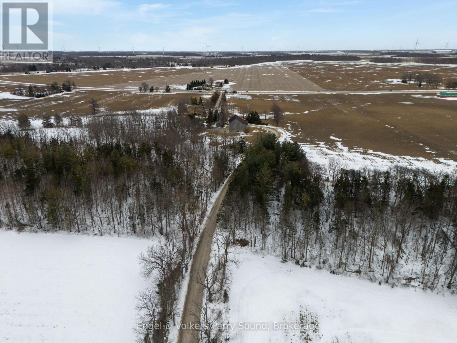 9024 Wood Drive, Lambton Shores, Ontario  N0N 1J0 - Photo 3 - X12045790
