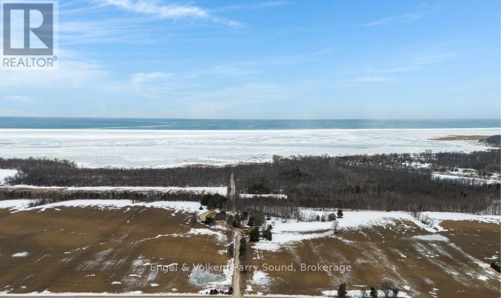 9024 Wood Drive, Lambton Shores, Ontario  N0N 1J0 - Photo 6 - X12045790