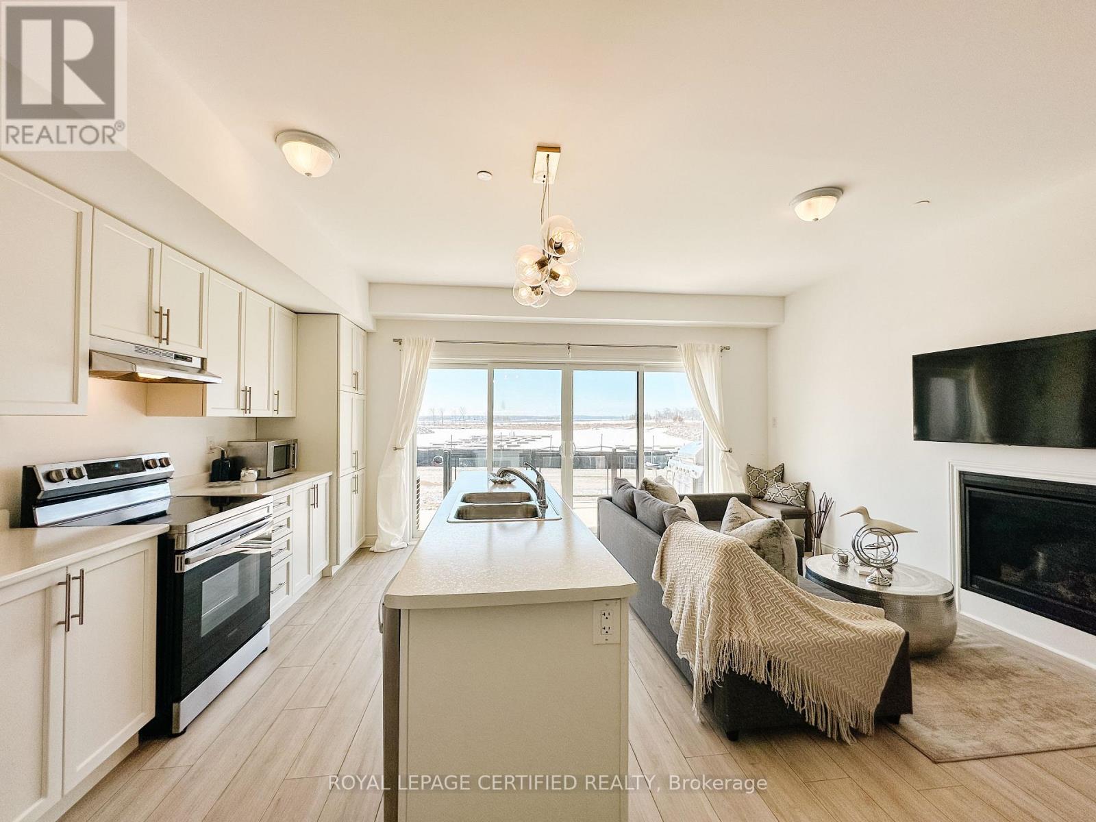 80 Marina Village Drive, Georgian Bay (Baxter), Ontario  L0K 1S0 - Photo 12 - X12016060