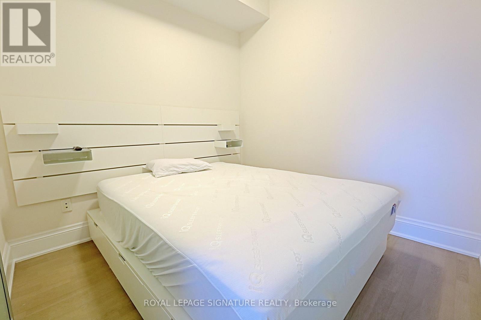 807 - 88 Cumberland Street, Toronto, Ontario  M5R 1A3 - Photo 15 - C12045715