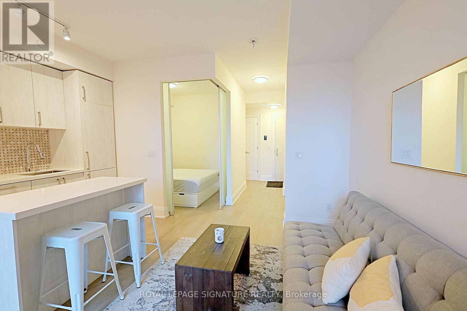 807 - 88 Cumberland Street, Toronto, Ontario  M5R 1A3 - Photo 6 - C12045715