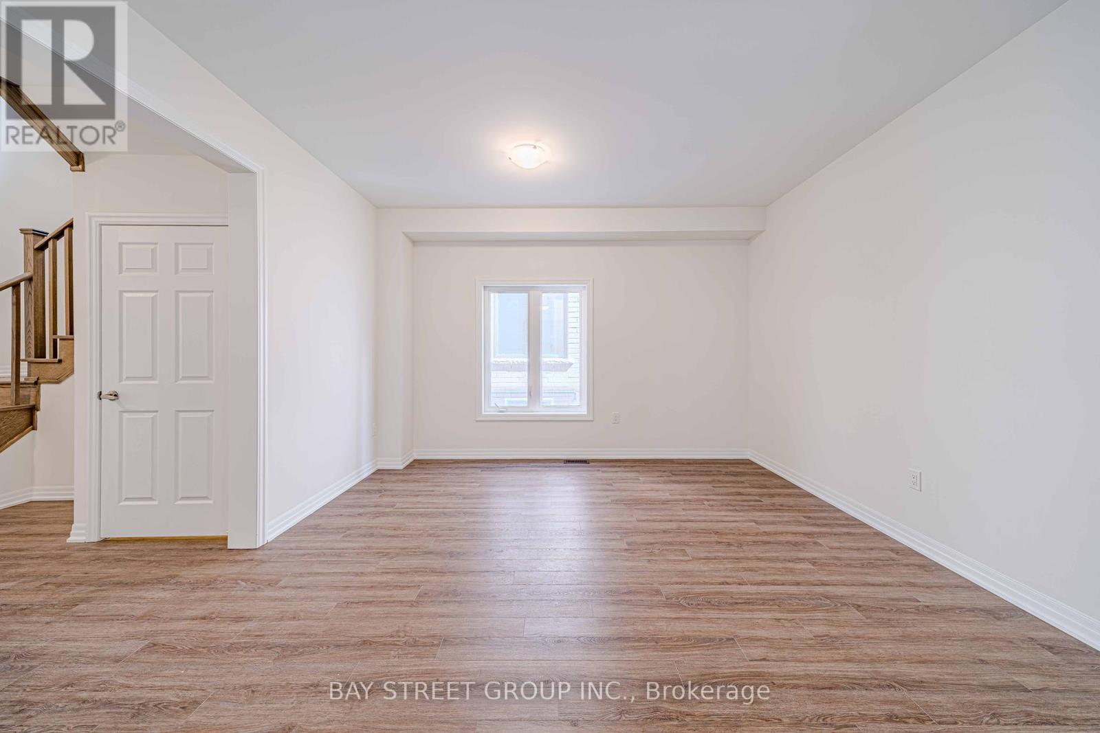 21 Stennett Drive W, Georgina, Ontario  L4P 0J5 - Photo 12 - N12045843