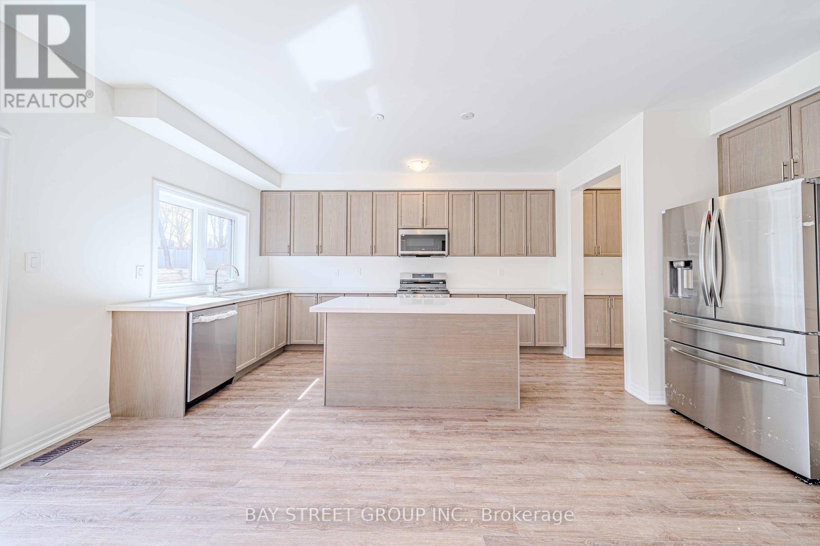 21 Stennett Drive W, Georgina, Ontario  L4P 0J5 - Photo 20 - N12045843