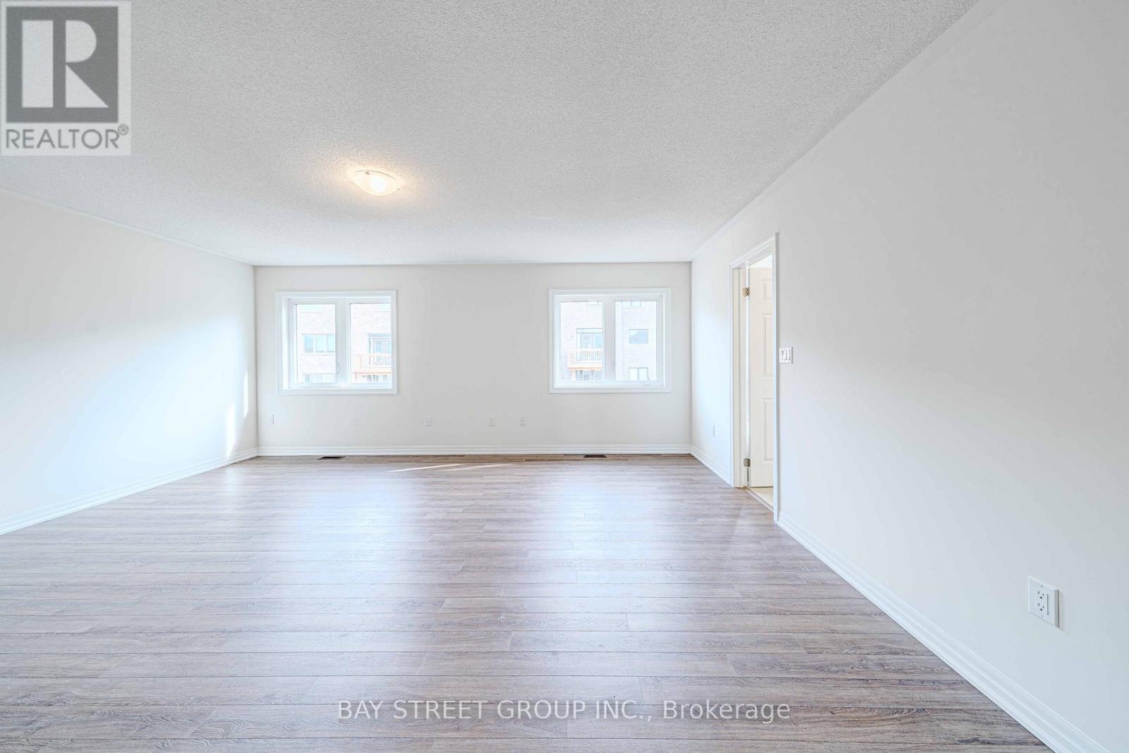 21 Stennett Drive W, Georgina, Ontario  L4P 0J5 - Photo 30 - N12045843