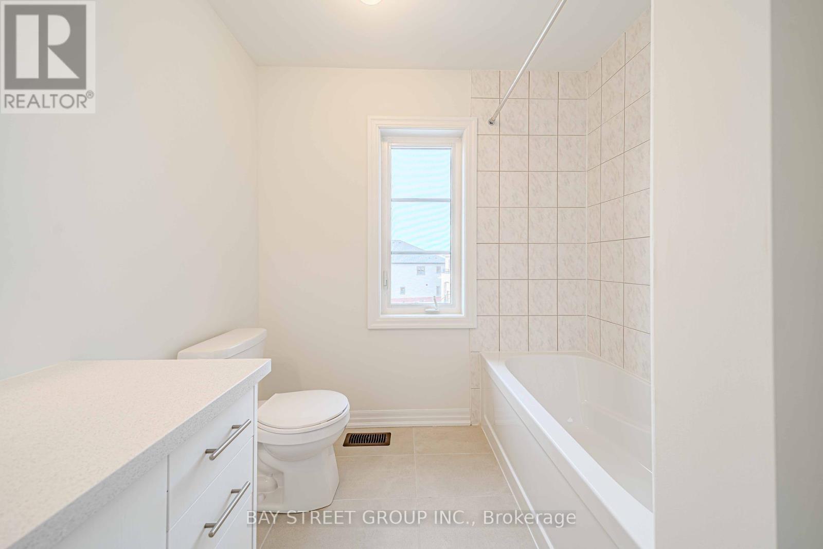 21 Stennett Drive W, Georgina, Ontario  L4P 0J5 - Photo 38 - N12045843