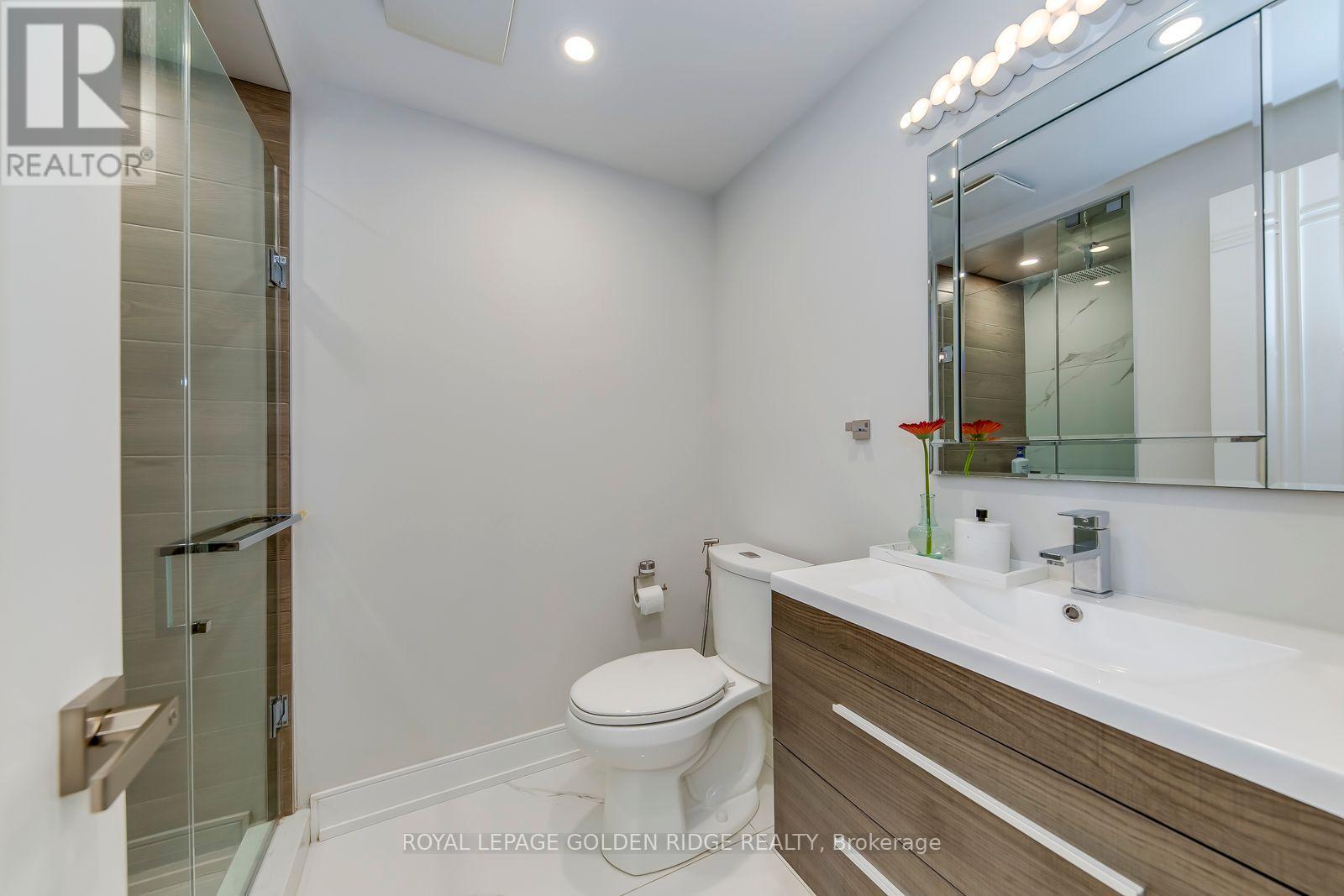 2220 Elmhurst Avenue, Oakville, Ontario  L6J 5G7 - Photo 14 - W12045770