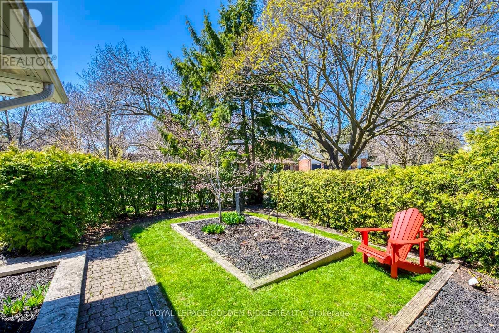2220 Elmhurst Avenue, Oakville, Ontario  L6J 5G7 - Photo 19 - W12045770
