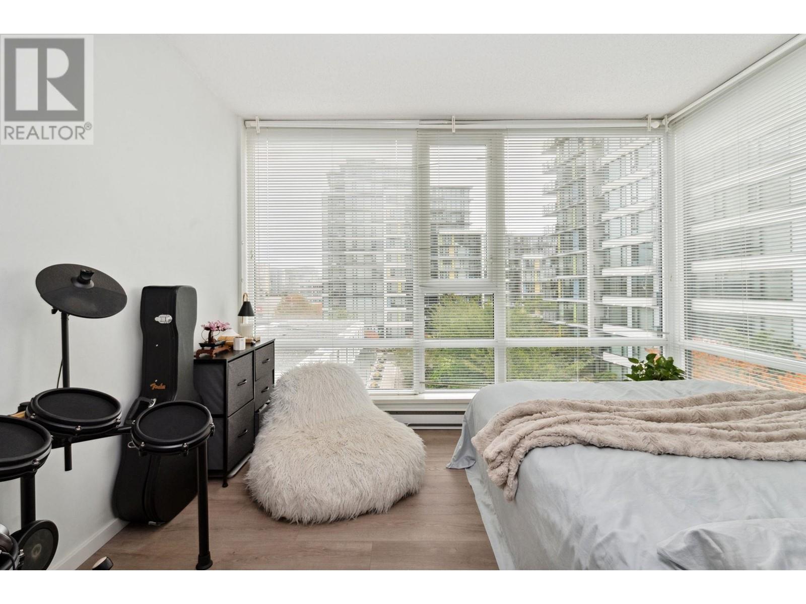 Listing Picture 10 of 21 : 901 7888 ACKROYD ROAD, Richmond / 烈治文 - 魯藝地產 Yvonne Lu Group - MLS Medallion Club Member