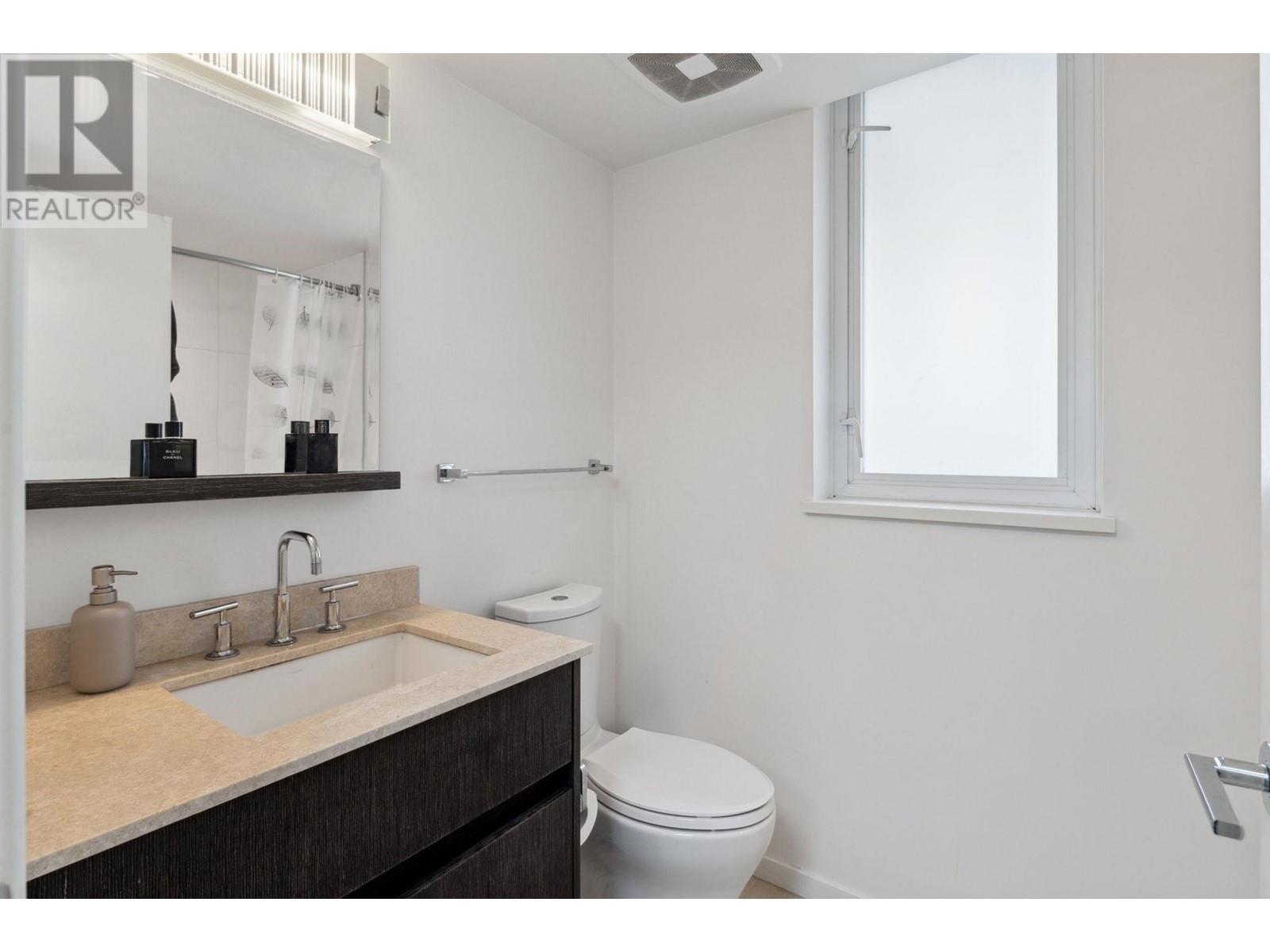 Listing Picture 13 of 21 : 901 7888 ACKROYD ROAD, Richmond / 烈治文 - 魯藝地產 Yvonne Lu Group - MLS Medallion Club Member