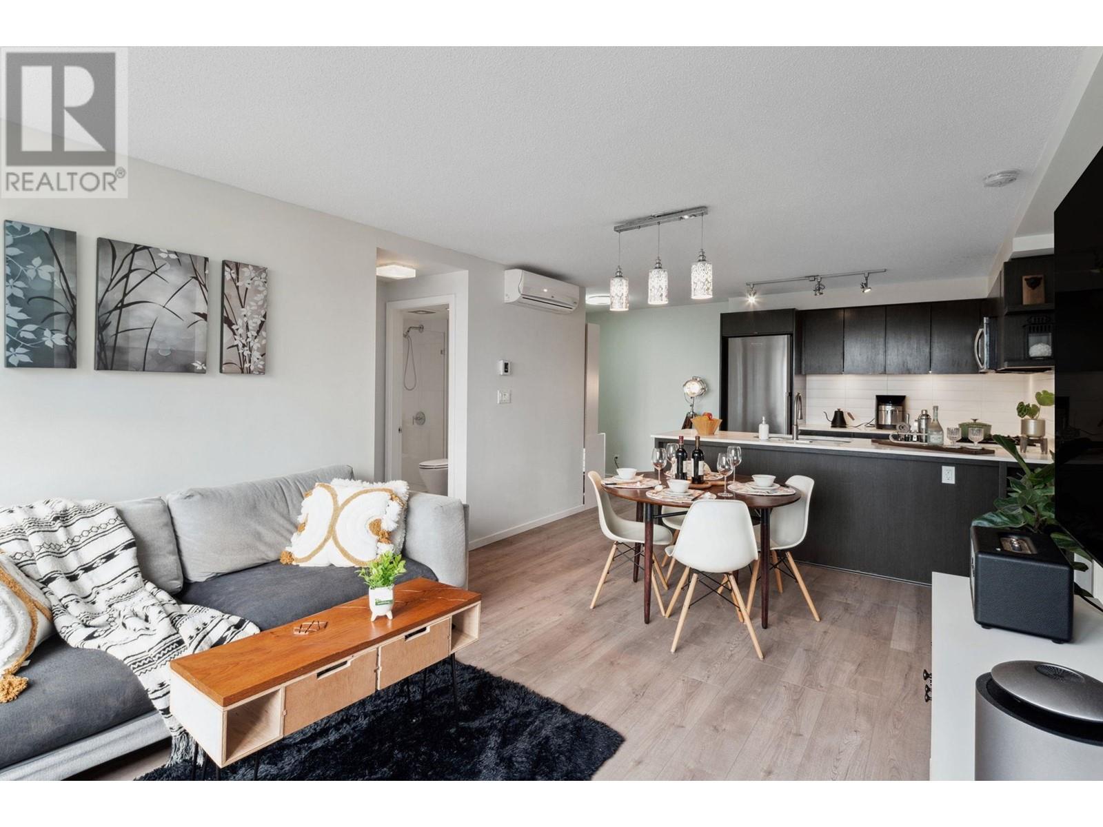 Listing Picture 7 of 21 : 901 7888 ACKROYD ROAD, Richmond / 烈治文 - 魯藝地產 Yvonne Lu Group - MLS Medallion Club Member