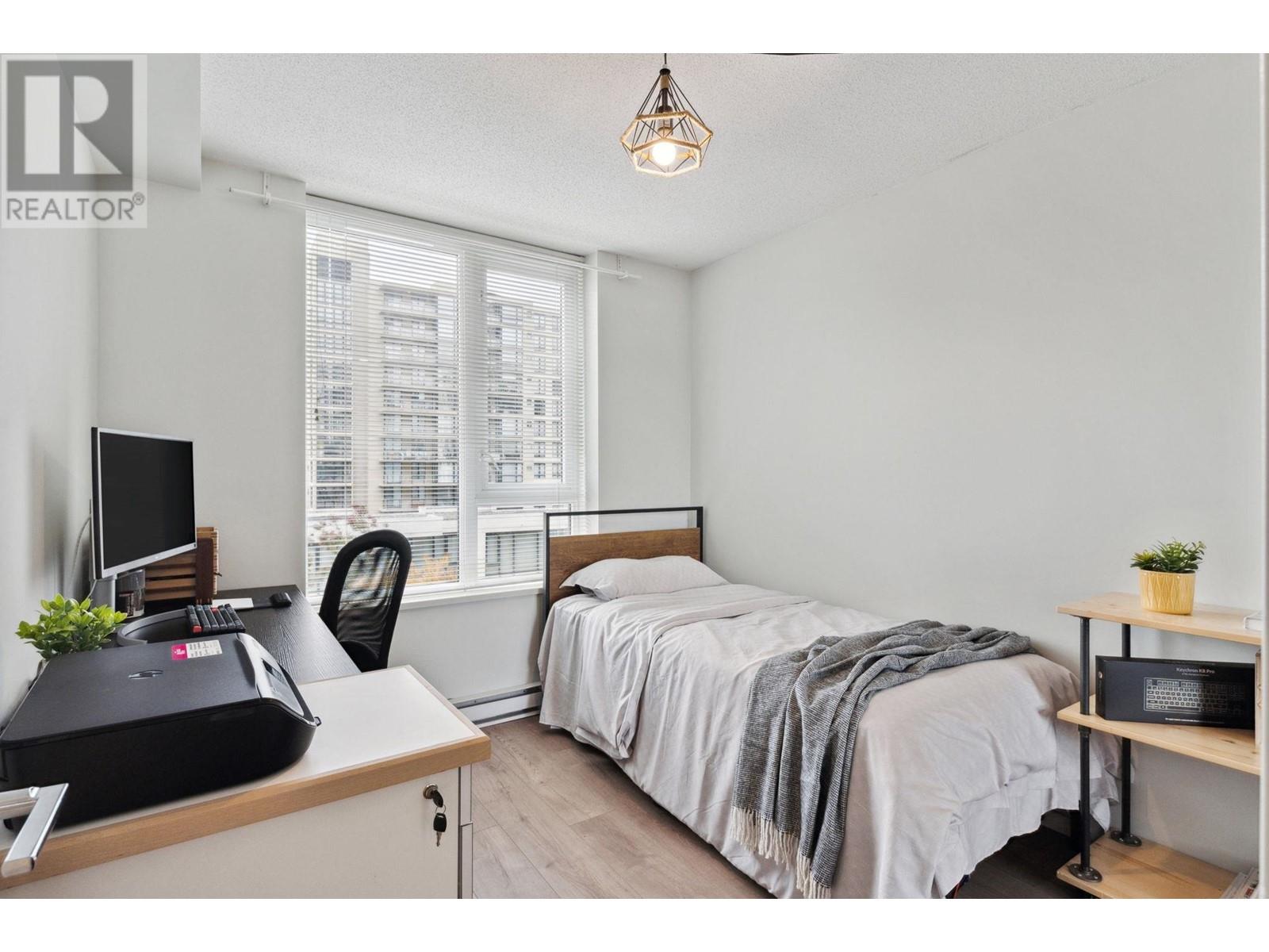 Listing Picture 14 of 21 : 901 7888 ACKROYD ROAD, Richmond / 烈治文 - 魯藝地產 Yvonne Lu Group - MLS Medallion Club Member