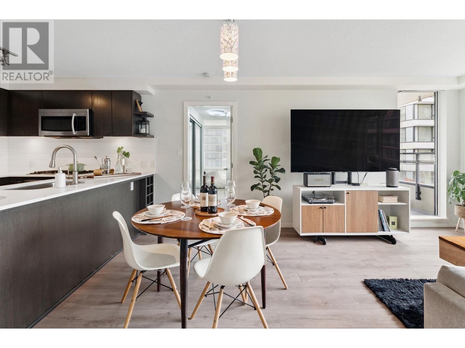 Listing Picture 6 of 21 : 901 7888 ACKROYD ROAD, Richmond / 烈治文 - 魯藝地產 Yvonne Lu Group - MLS Medallion Club Member