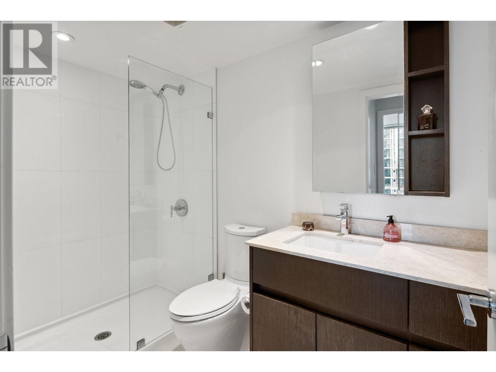 Listing Picture 15 of 21 : 901 7888 ACKROYD ROAD, Richmond / 烈治文 - 魯藝地產 Yvonne Lu Group - MLS Medallion Club Member