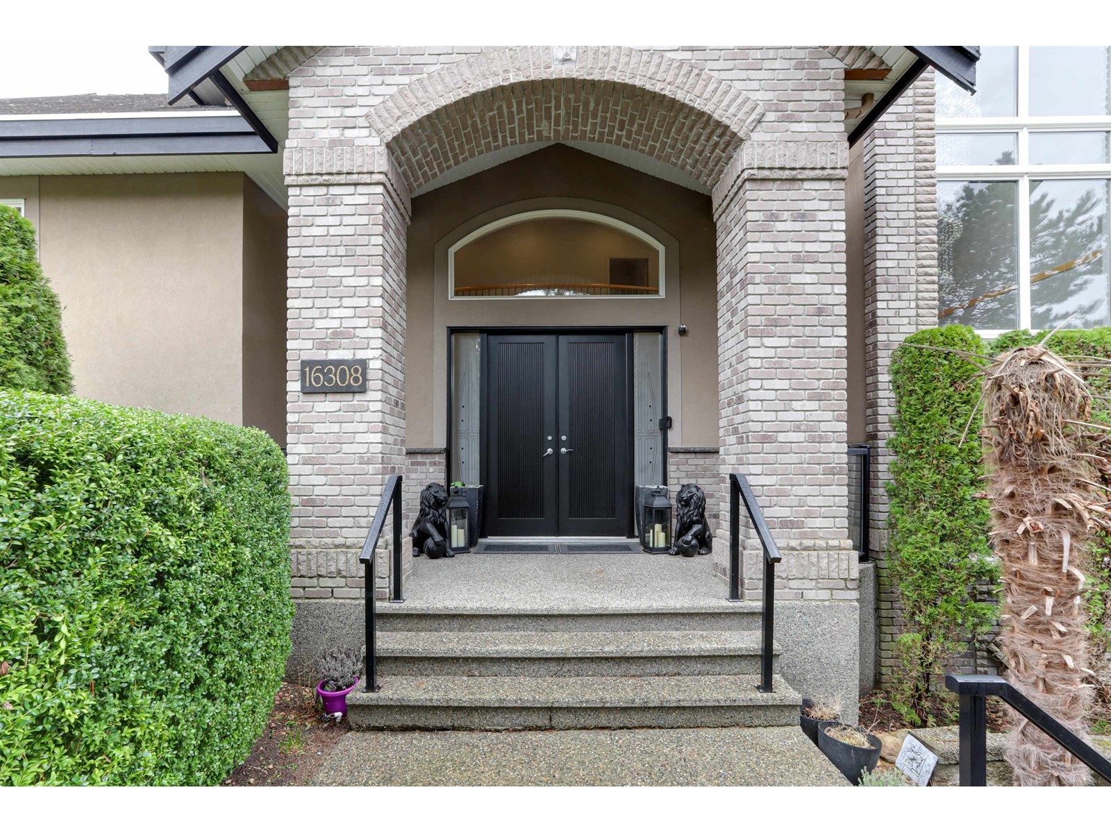 Property at 16308 114 AVENUE image 3
