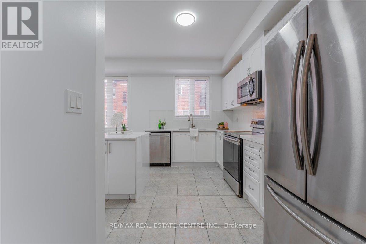 7 Shiff Crescent, Brampton, Ontario  L6Z 0B4 - Photo 17 - W12045827