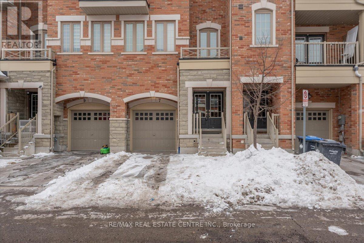 Property at 7 SHIFF CRESCENT image 2