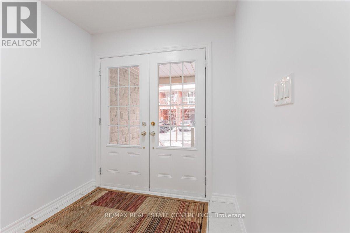 Property at 7 SHIFF CRESCENT image 4
