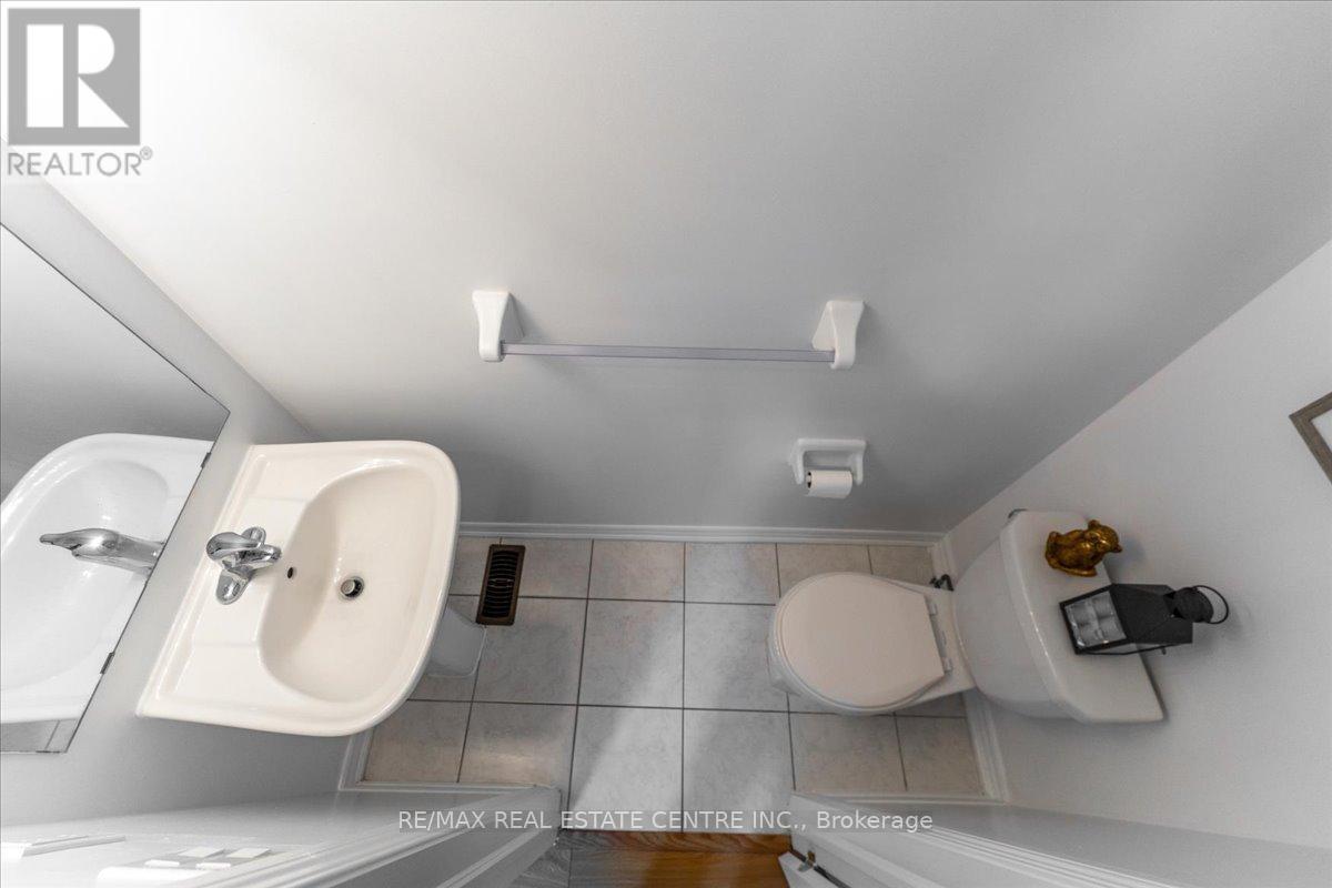 7 Shiff Crescent, Brampton, Ontario  L6Z 0B4 - Photo 9 - W12045827