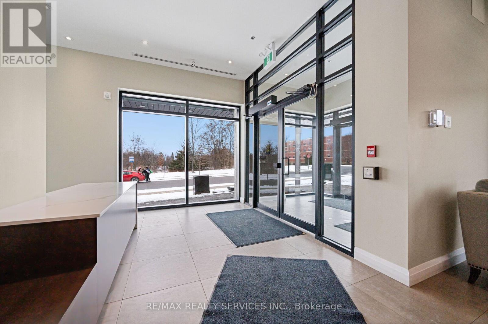 Property at 416 - 1 REDFERN AVENUE image 4