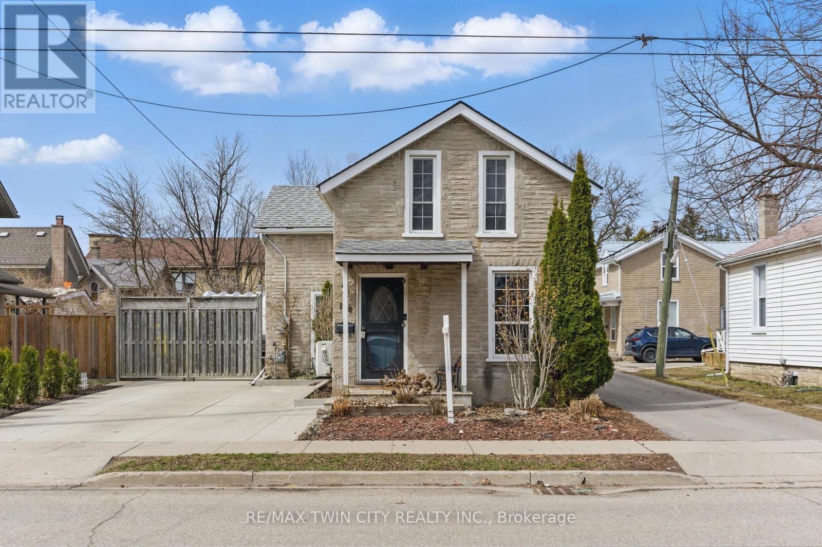 Property at 116 WELLINGTON STREET W image 2