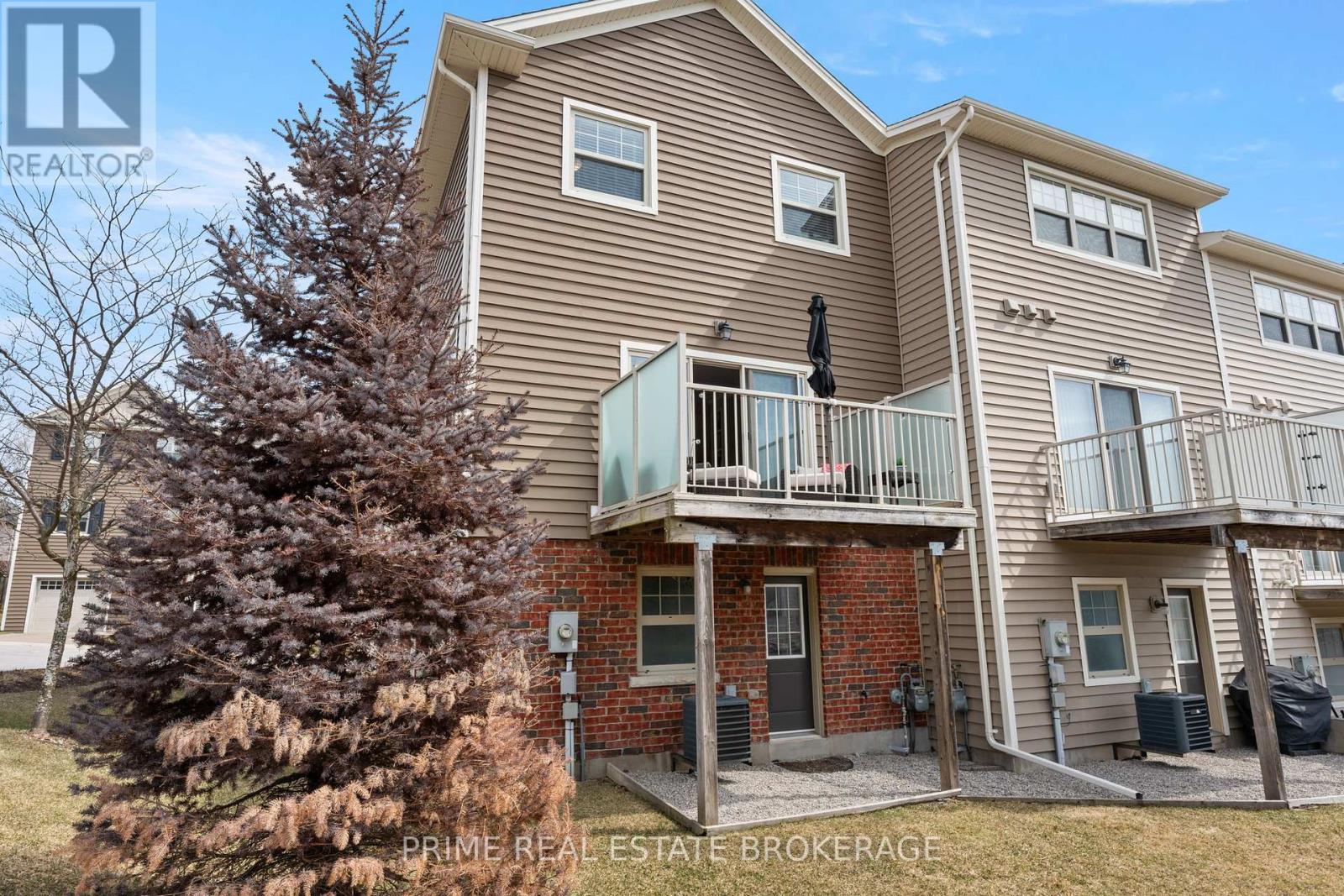 Photo 31 of 38 for 81 - 1850 Beaverbrook Avenue