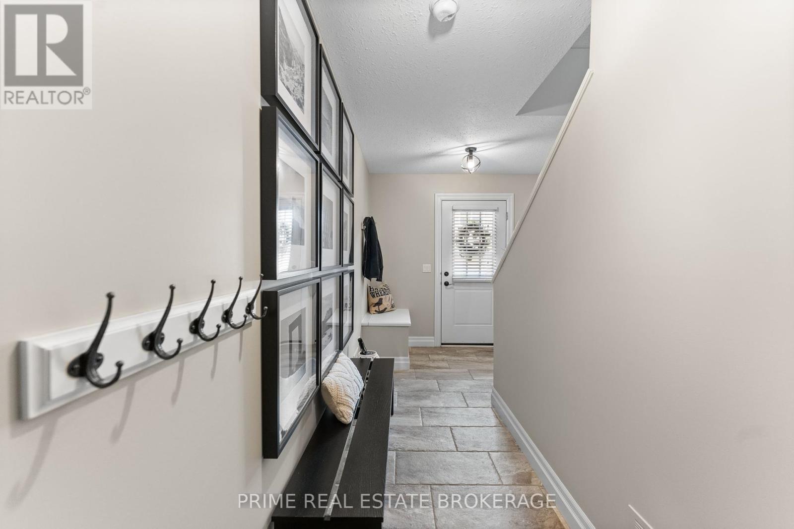 Photo 4 of 38 for 81 - 1850 Beaverbrook Avenue