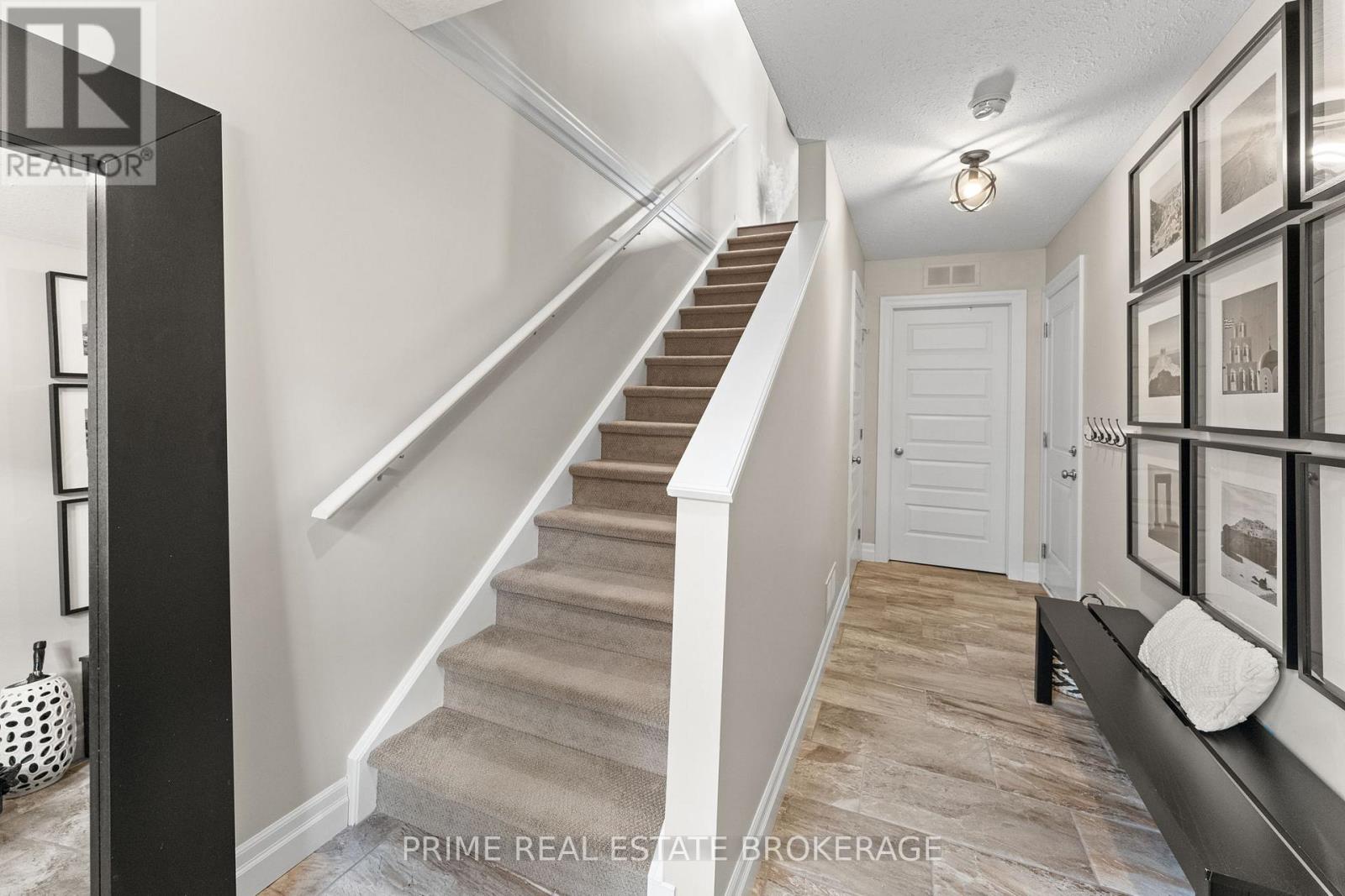 Photo 5 of 38 for 81 - 1850 Beaverbrook Avenue