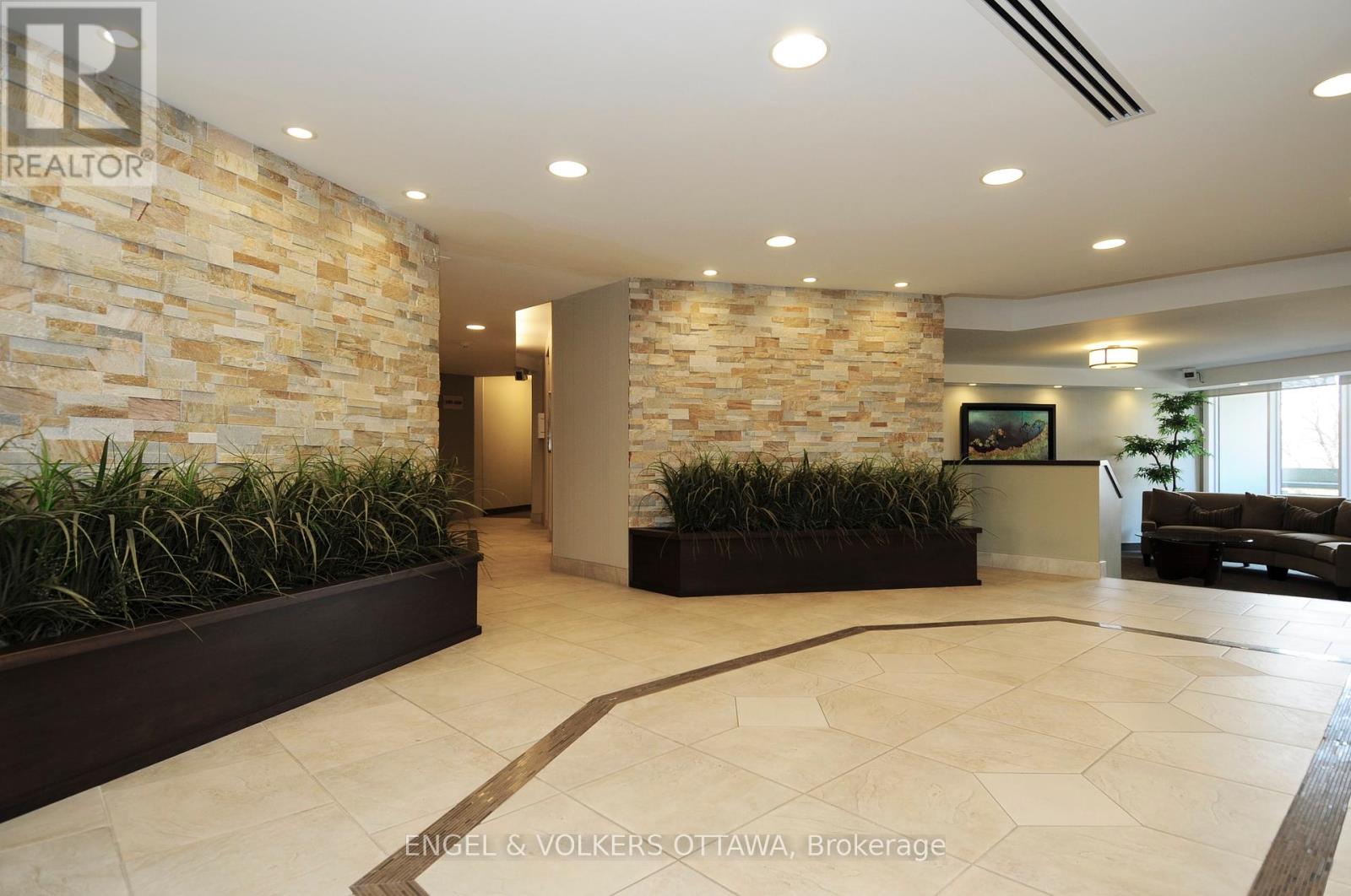 Property at 709 - 1171 AMBLESIDE DRIVE image 4