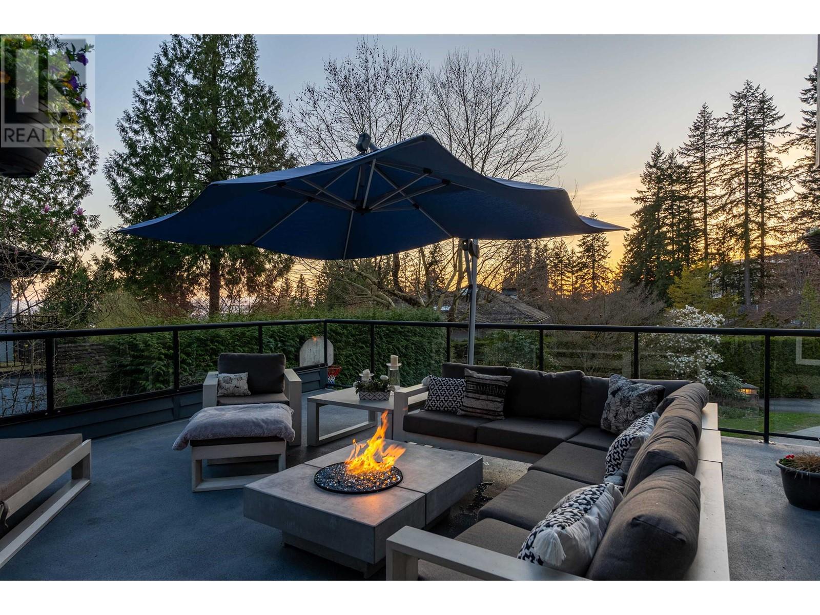 4188 Coventry Way, North Vancouver, British Columbia  V7N 4M9 - Photo 2 - R2975595