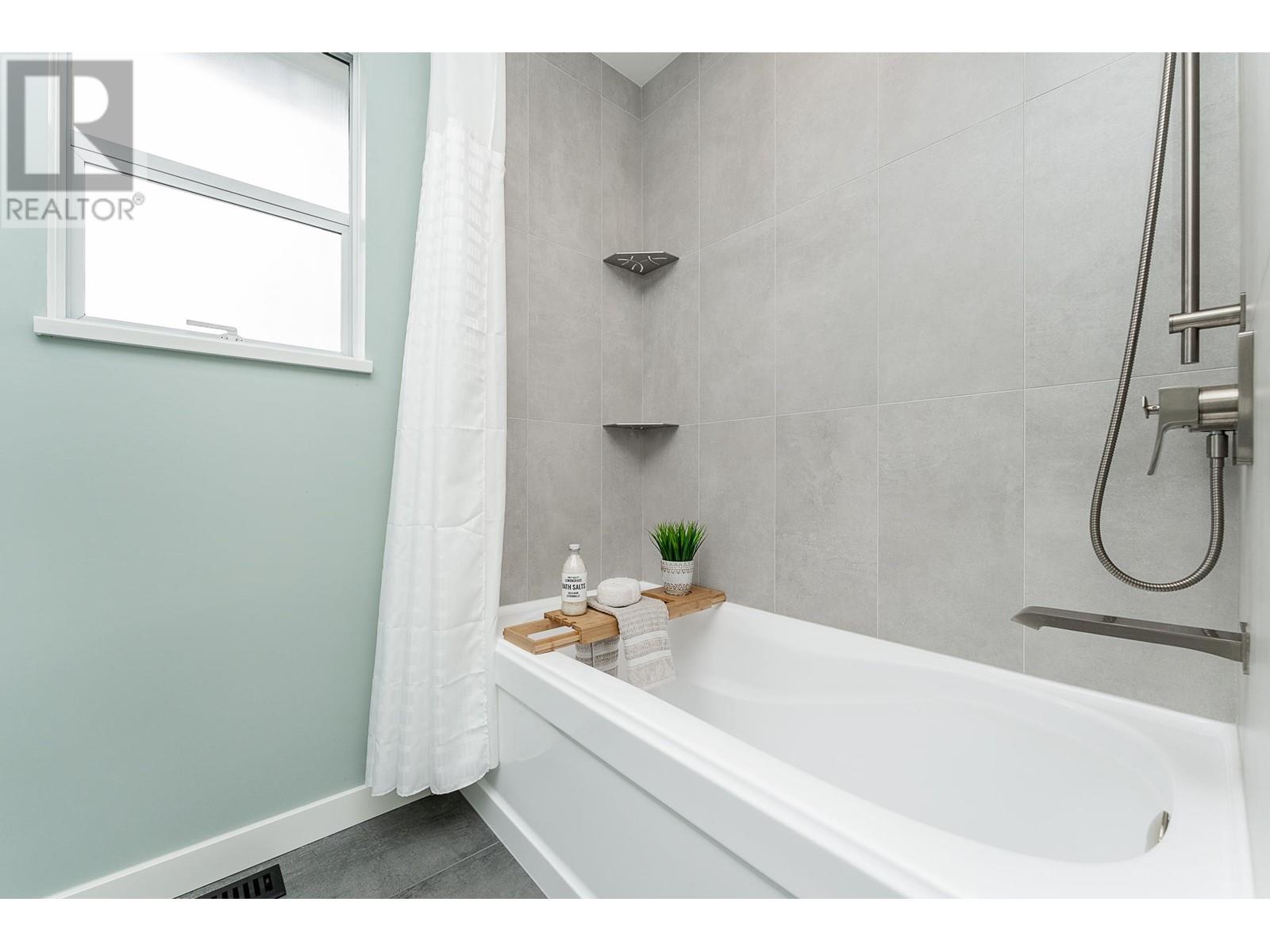131 Aspenwood Drive, Port Moody, British Columbia  V3H 4V7 - Photo 25 - R2982792