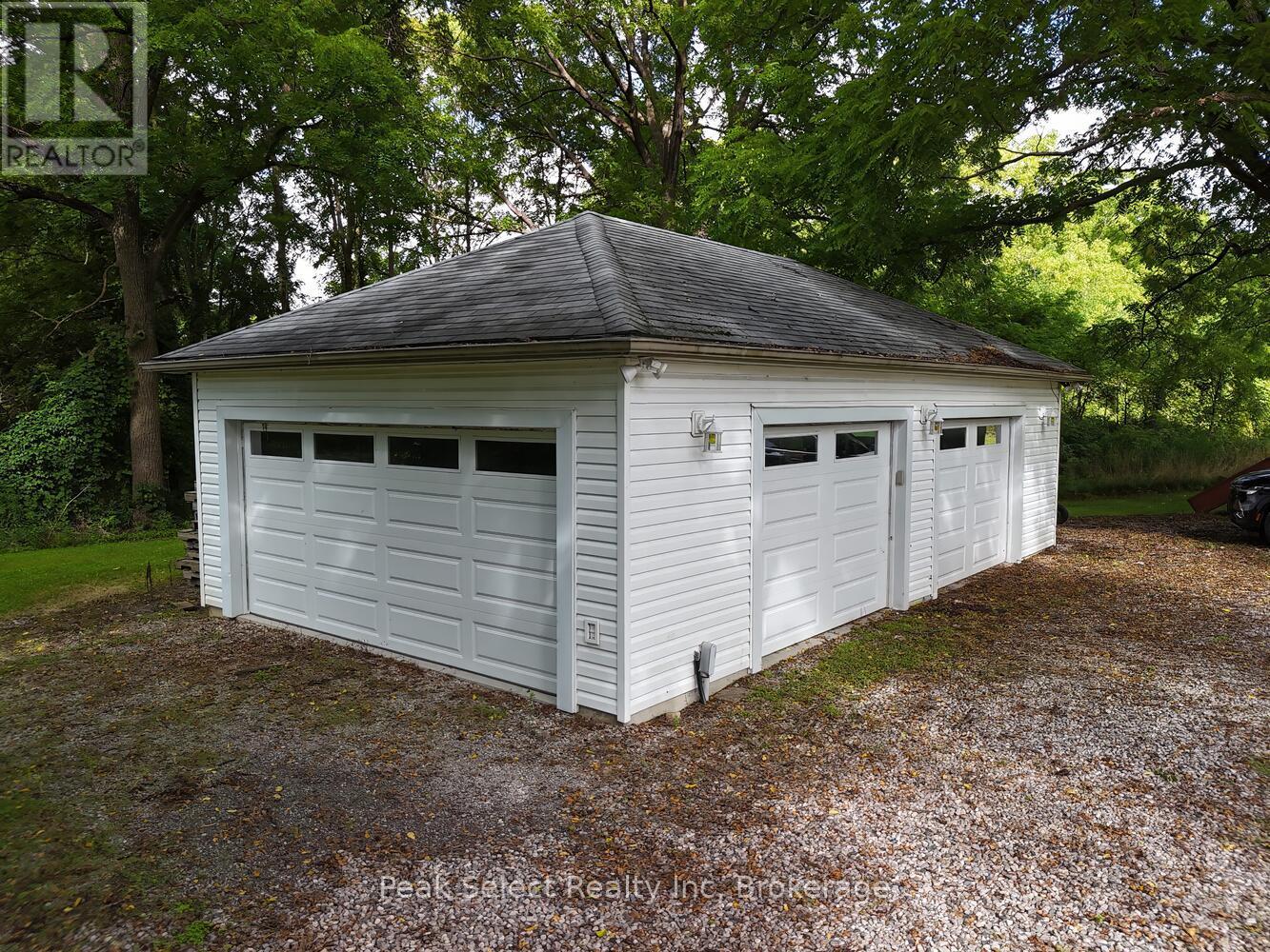 1511 Gainsborough Road, Middlesex Centre, Ontario  N6H 5L2 - Photo 10 - X12045882