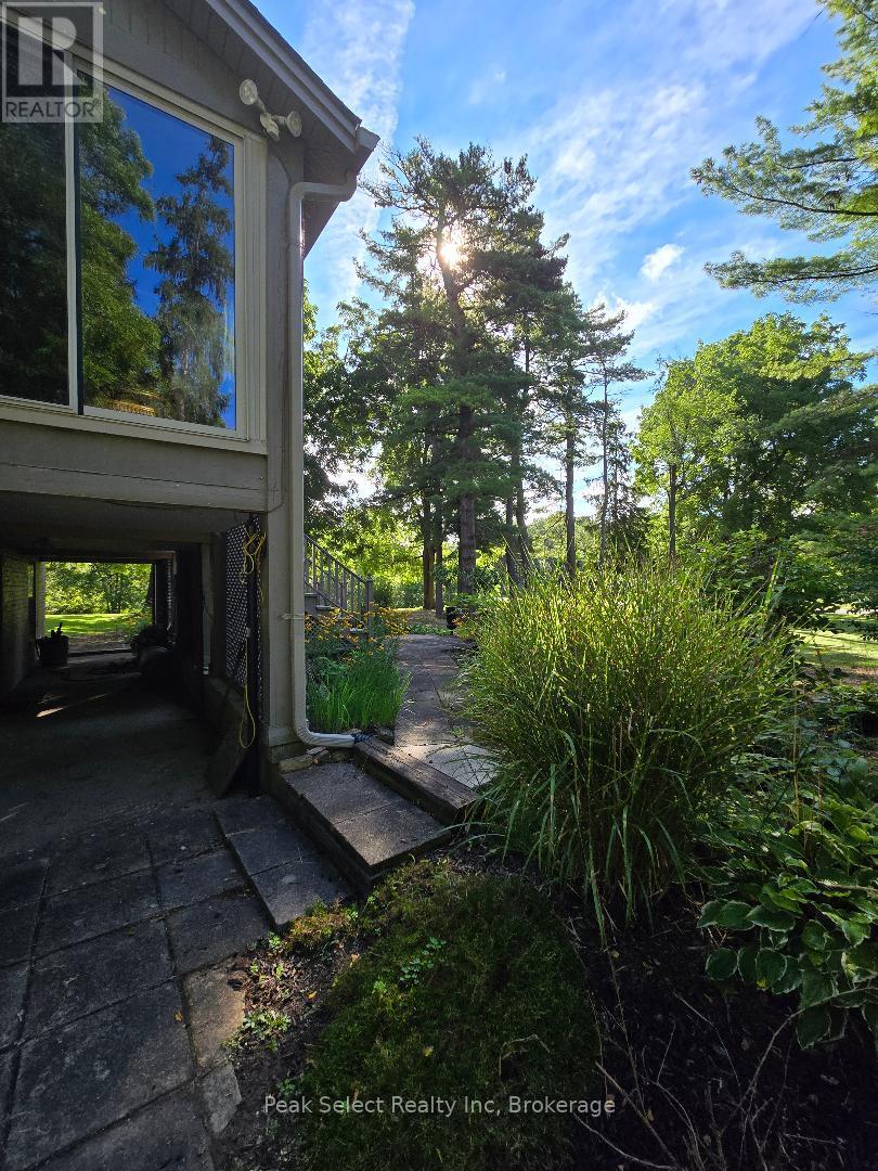 1511 Gainsborough Road, Middlesex Centre, Ontario  N6H 5L2 - Photo 6 - X12045882