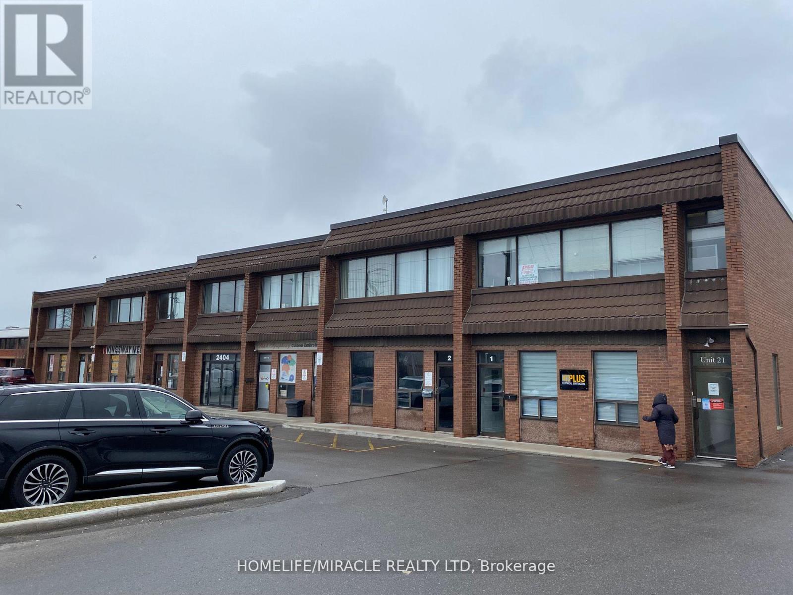 211 - 2404 Haines Road E, Mississauga, Ontario  L4Y 2B7 - Photo 1 - W12045913