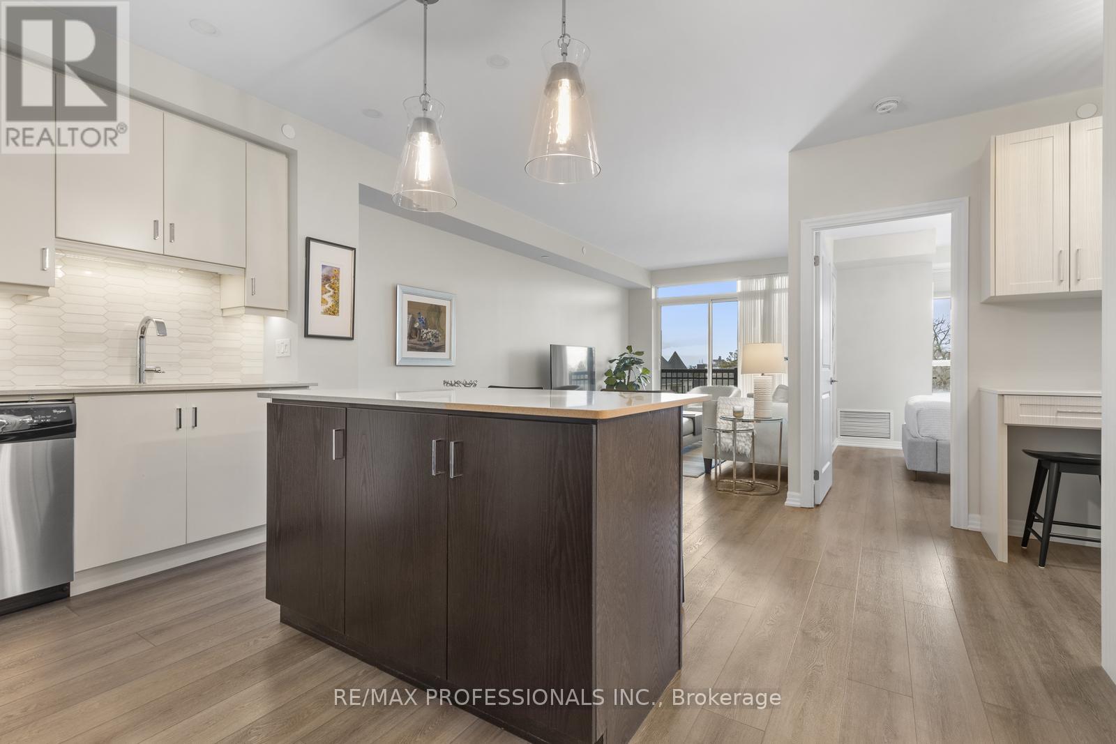 Property at 305 - 3563 LAKE SHORE BOULEVARD W image 4