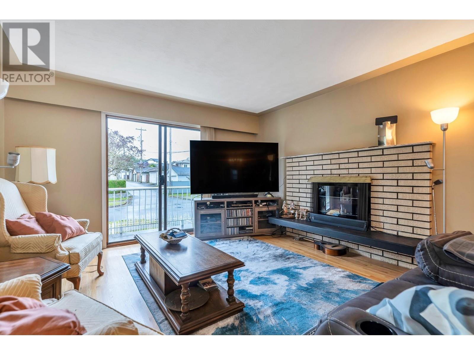 2431 Parker Street, Vancouver, British Columbia  V5K 2S9 - Photo 6 - R2966200