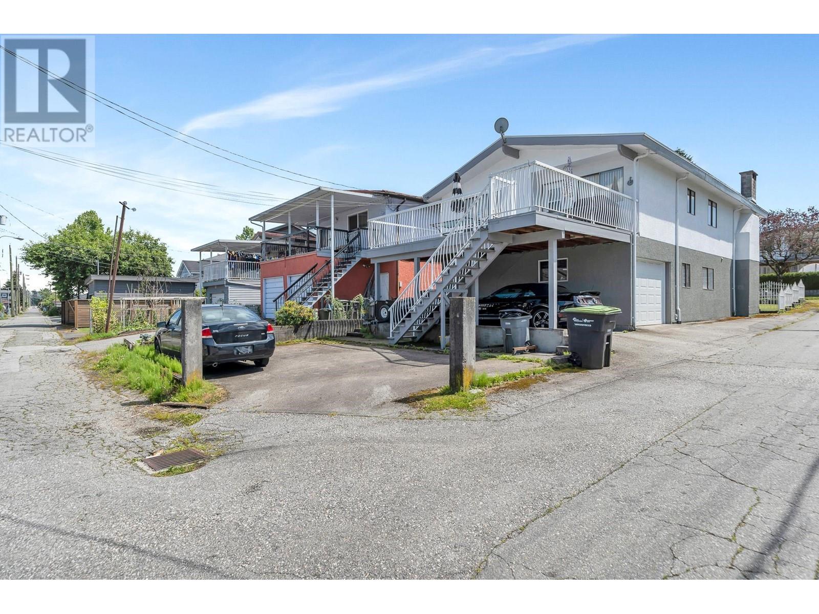 2431 Parker Street, Vancouver, British Columbia  V5K 2S9 - Photo 3 - R2966200