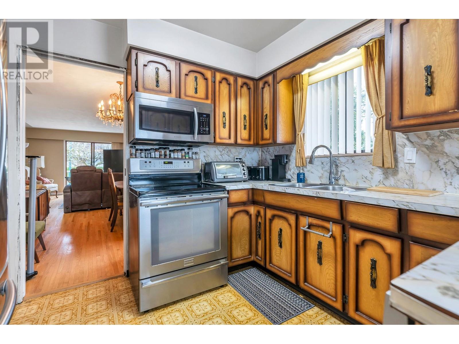 2431 Parker Street, Vancouver, British Columbia  V5K 2S9 - Photo 11 - R2966200
