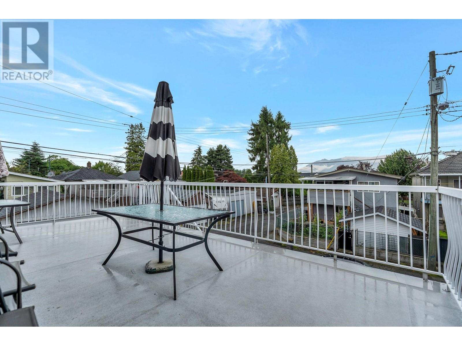 2431 Parker Street, Vancouver, British Columbia  V5K 2S9 - Photo 4 - R2966200