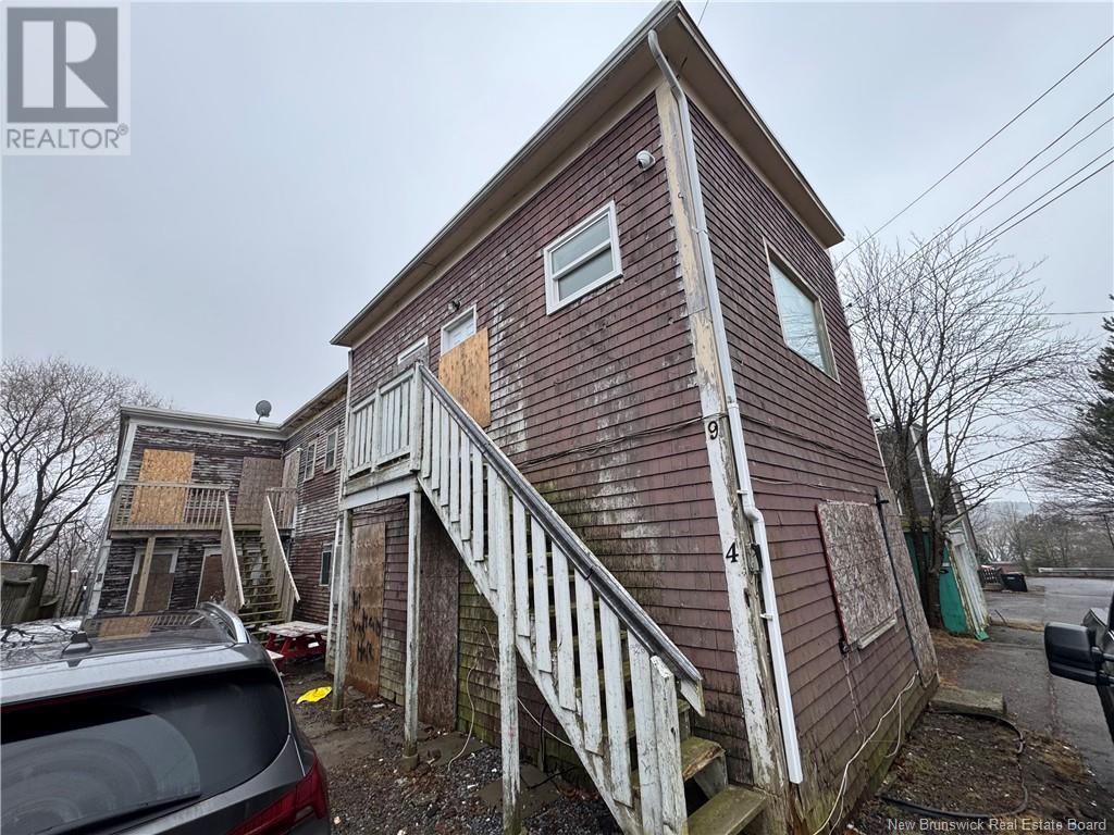 9 Waring Street, Saint John, New Brunswick  E2K 5A3 - Photo 2 - NB114967
