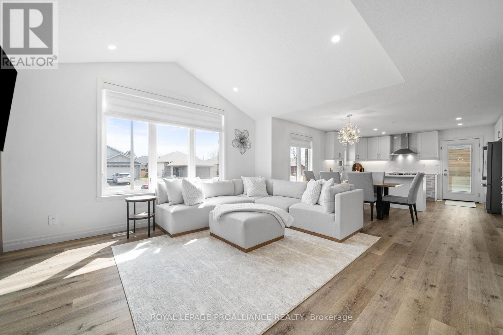 Property at 16 PERTH COURT image 5