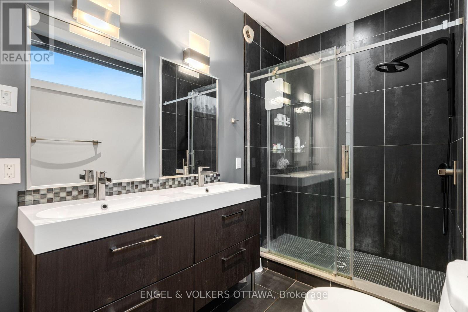 62 Upper Lorne Place, Ottawa, Ontario  K1R 7G9 - Photo 26 - X12046058