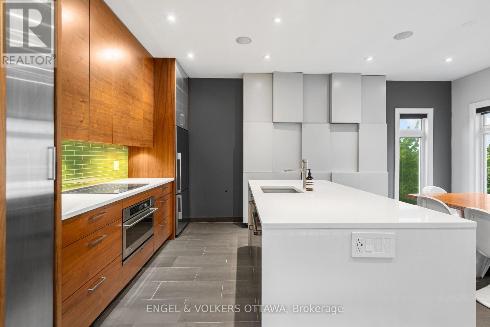 62 Upper Lorne Place, Ottawa, Ontario  K1R 7G9 - Photo 6 - X12046058
